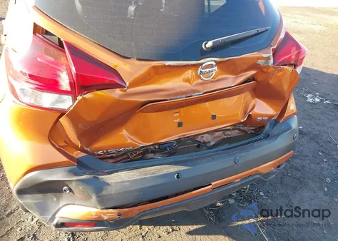 2020 Nissan Kicks Sr Xtronic Cvt из США, поврежденный, VIN 3N1CP5DV1LL560373